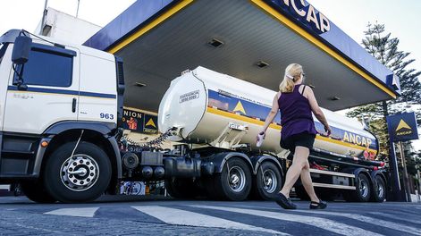 Ancap es uno de los entes que más renta genera. Foto: Javier Calvelo / adhocFOTOS