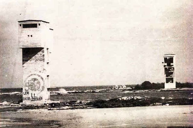 En 1973 se demolieron las dos estructuras que iban a oficiar de extremos del aerocarril; nunca quedó claro por qué el proyecto quedó trunco.