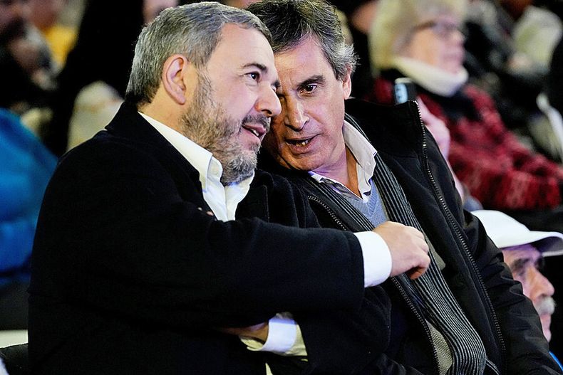 Mario Bergara y Álvaro García, durante el lanzamiento de Convocatoria. Foto: Javier Calvelo, adhocFOTOS