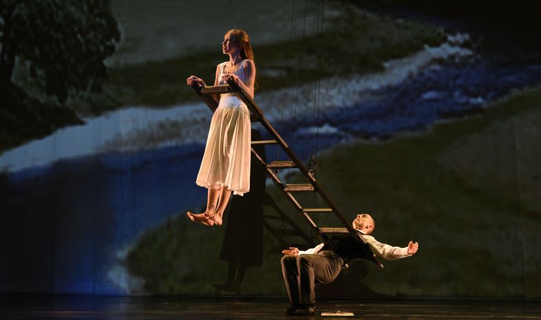 Alice, de Momix, hasta el domingo 9 en el Auditorio Nacional del Sodre