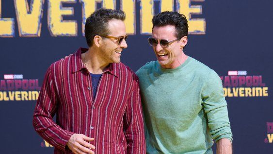 Ryan Reynolds y Hugh Jackman asistieron al Uber Arena de Berlín, Alemania, para la avant première de la película Deadpool and Wolverine, que protagonizan juntos. Ryan Reynolds y Hugh Jackman asistieron al Uber Arena de Berlín, Alemania, para la avant première de la película Deadpool and Wolverine, que protagonizan juntos.