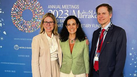 Azucena Arbeleche, la directora gerente del Banco Mundial, Anna Bjerde y el vicepresidente de ese organismo para América Latina y el Caribe, Felipe Jaramillo
