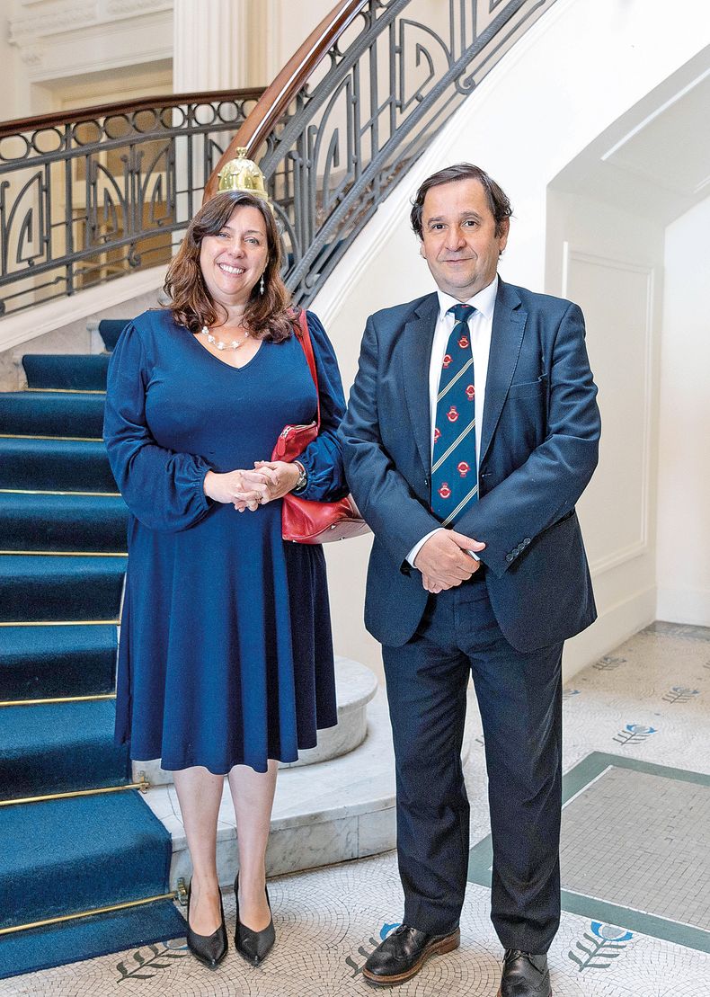 Embajadora británica Faye O’Connor y embajador de Chile Rodrigo Hume