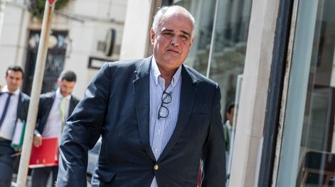 Gustavo Penadés al ingresar al juzgado. Foto: Mauricio Zina / adhocFOTOS