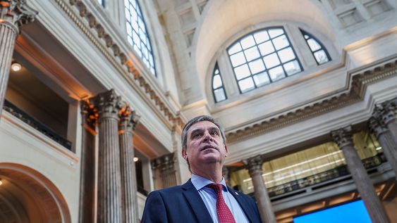 Álvaro García, en la casa central del Banco República. Álvaro García, en la casa central del Banco República.