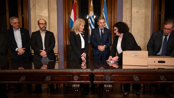 Presentación del proyecto de ley del Presupuesto Nacional, en el Salón de Eventos Especiales del Palacio Legislativo Presentación del proyecto de ley del Presupuesto Nacional, en el Salón de Eventos Especiales del Palacio Legislativo