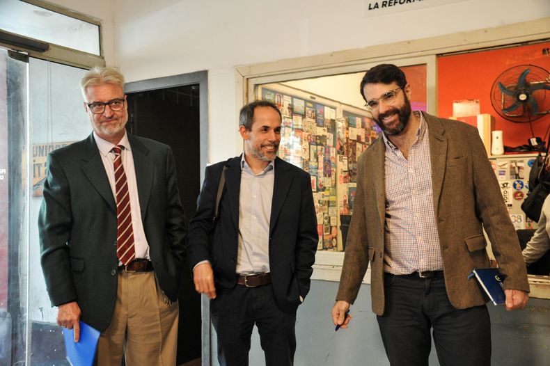 La delegación que visitó al Secretariado Ejecutivo del PIT-CNT