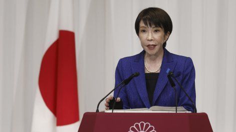 La primera ministra de Japón, Sanae Takaichi, líder del gobernante Partido Liberal Democrático (PLD), habla durante una conferencia de prensa en la sede del PLD en Tokio, Japón, el 9 de febrero de 2026.