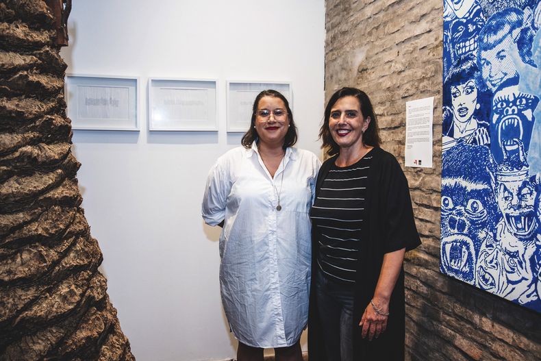 La artista Anaclara Talento con la directora de Zoco Pía Susaeta 