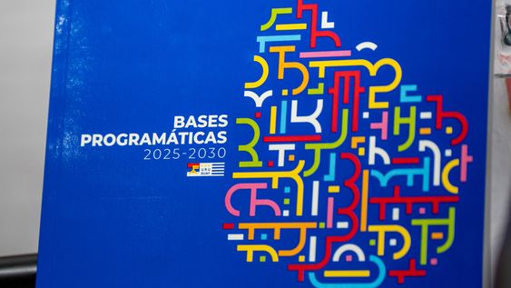 Bases programáticas del Frente Amplio, en La Huella de Seregni Bases programáticas del Frente Amplio, en La Huella de Seregni