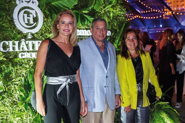 Pilar Lacalle Pou, el embajador de Uruguay en Argentina Carlos Enciso y María Noel Crucci