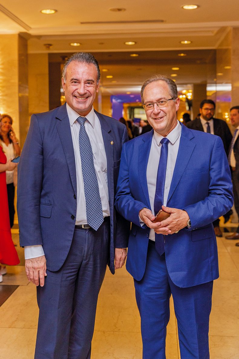 El ministro de Salud Pública Daniel Salinas con Miguel Nogueira
