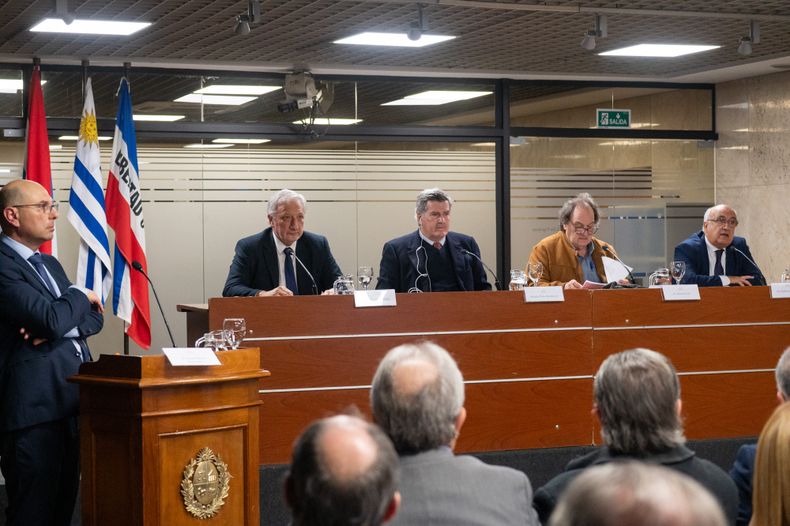 Conferencia del ciclo La Justicia en Debate en el anexo al Palacio Legislativo.