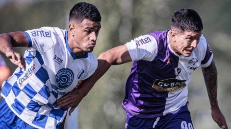 Partido entre Cerro Largo y Fénix por el Torneo Clausura 2024 de Primera División del fútbol uruguayo