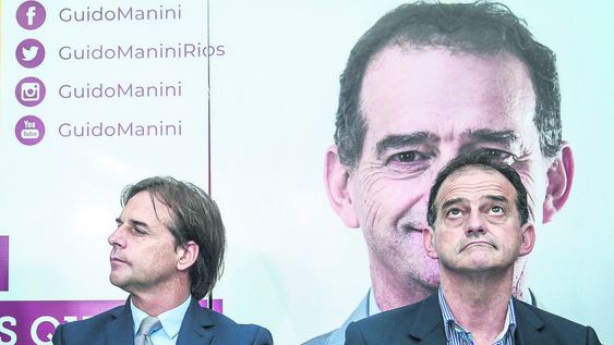 Lacalle Pou y Manini Ríos, en tiempos de campaña. Foto: Javier Calvelo / adhocFOTOS Lacalle Pou y Manini Ríos, en tiempos de campaña. Foto: Javier Calvelo / adhocFOTOS