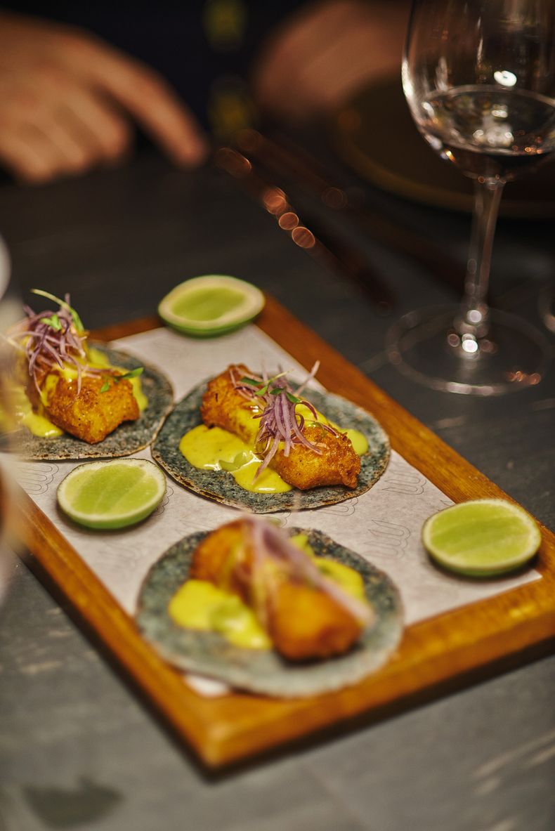 Taco de pescado del restaurante Manuel. Foto: Miguel Salgado Cadena