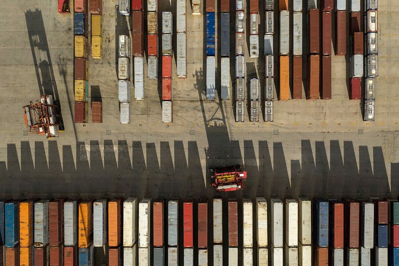 El puerto de Montevideo es la base de cargas provenientes de Paraguay con destino final a Europa. Foto: Ricardo Antúnez / adhocFOTOS