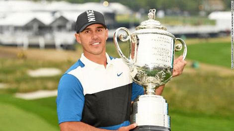 imagen de Con su formidable triunfo en el PGA Championship, Brooks Koepka ascendió al primer puesto del ranking mundial de golf