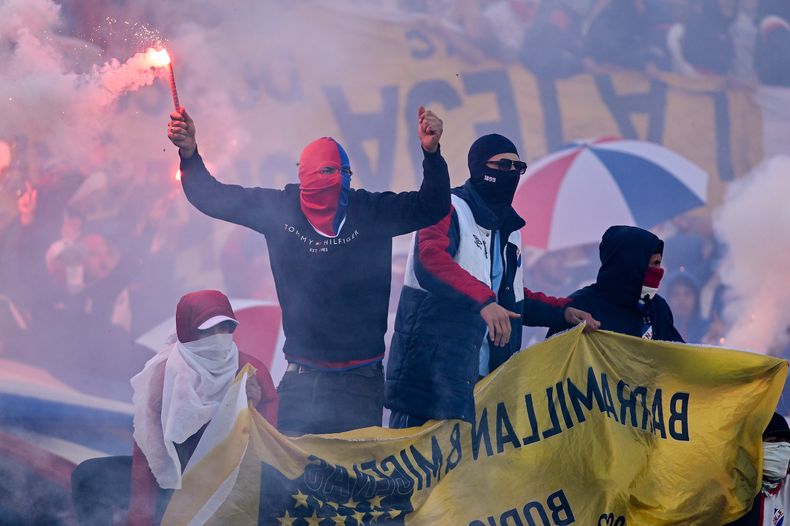 Una de las preocupaciones de la AUF es que la televisión se enfoque en el fútbol y no en incidentes que sucedan en las tribunas.&nbsp;