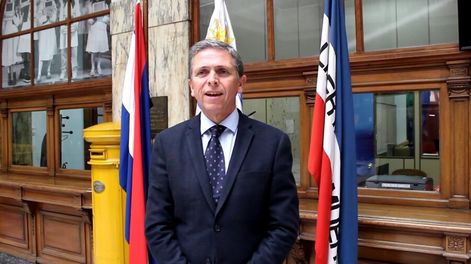 Rafael Navarrine, presidente del Correo.