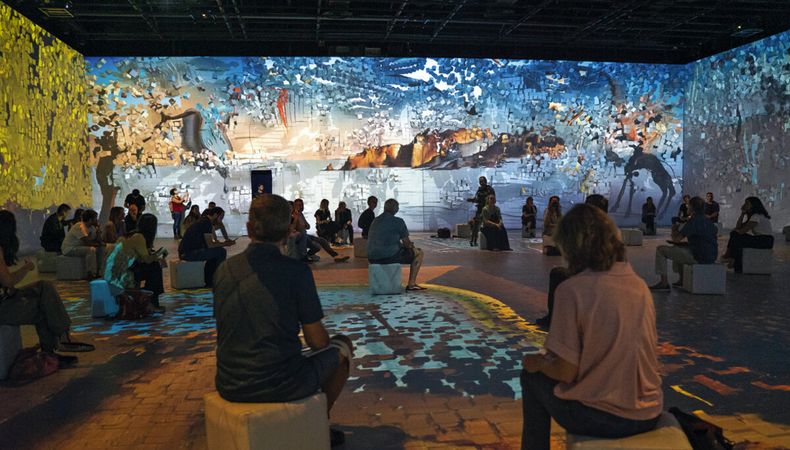 imagen de Arte inmersivo, cine a pedal y gastronomía en Garzón