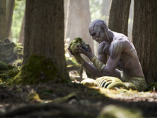 Jacob Elordi en una escena de Frankestein. Jacob Elordi en una escena de Frankestein.