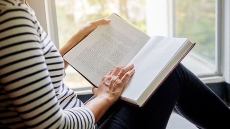 Qué leer en octubre: Mariana Enriquez, un ‘coming of age’ uruguayo y lo último de Chimamanda Ngozi Adichie