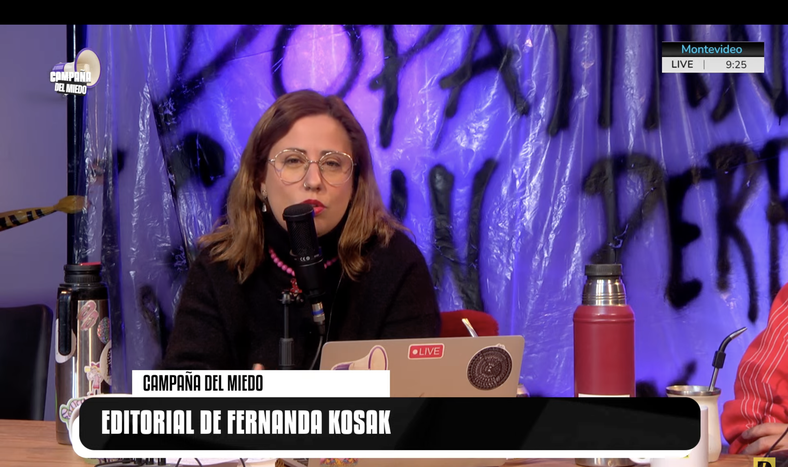 Fernanda Kosak durante su programa de streaming Campaña del Miedo Fernanda Kosak durante su programa de streaming Campaña del Miedo