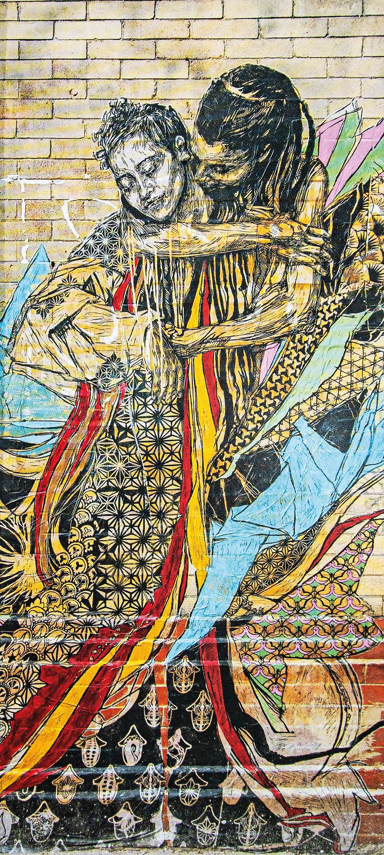 Alixa and Naima, obra de la artista norteamericana Swoon, conocida por sus retratos diáfanos a tamaño natural, en los que explora al detalle la relación de las personas con su entorno. Nueva York, Estados Unidos, 2008