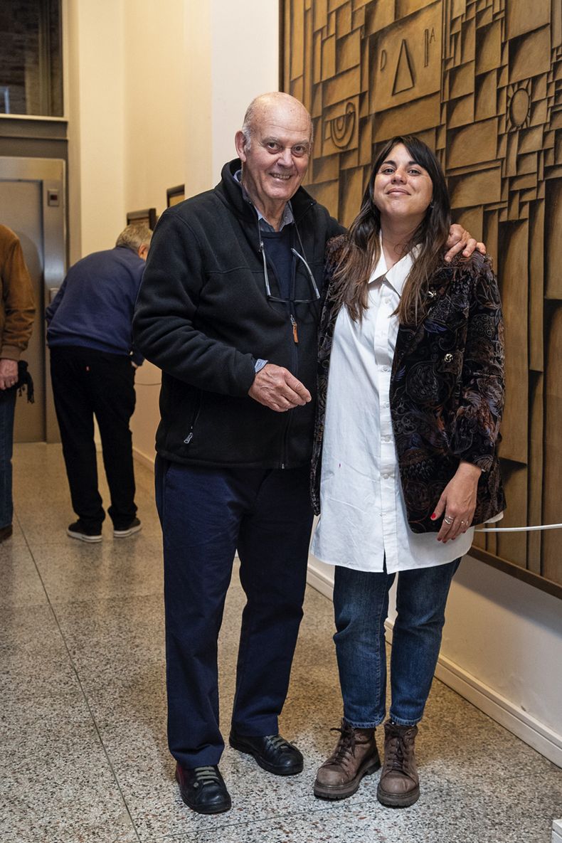 El curador de la muestra Rafael Lorente junto a la coordinadora del área cultural del Museo Gurvich Ana Gotta
