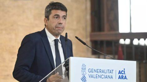 El presidente regional valenciano, Carlos Mazón, durante la rueda de prensa en que anunció su dimisión, el 3 de noviembre de 2025 en la ciudad española de Valencia.