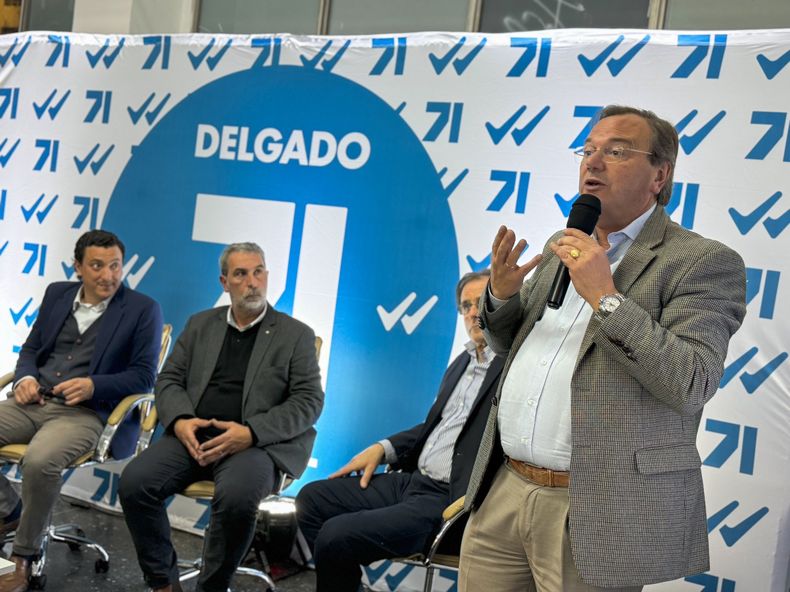 El ministro de Transporte, José Luis Falero, durante la asamblea de la lista 71
