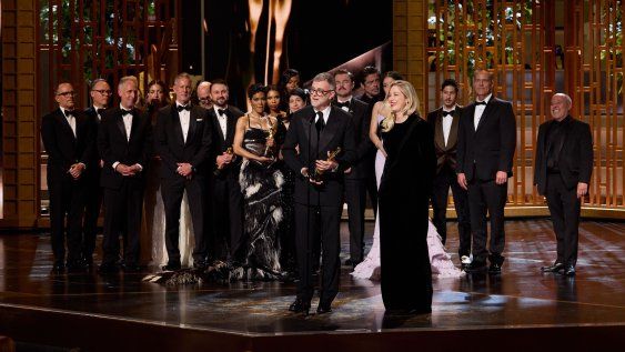 Una batalla tras otra, de Paul Thomas Anderson, fue la gran ganadora de la noche con seis premios, entre ellos Mejor película, Mejor director y Mejor guion adaptado.