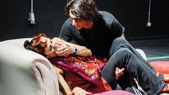 Dulce pájaro de juventud cuenta con la participación especial de Enzo Vogrincic Dulce pájaro de juventud cuenta con la participación especial de Enzo Vogrincic