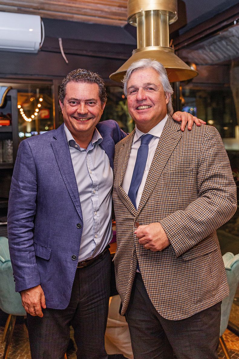 Prosecretario de la Presidencia de la República Rodrigo Ferrés junto al ministro de Relaciones Exteriores Francisco Bustillo