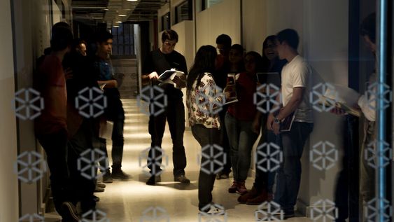 Estudiantes en una de las instalaciones de la Utec. Foto: Pablo La Rosa / adhocFOTOS Estudiantes en una de las instalaciones de la Utec. Foto: Pablo La Rosa / adhocFOTOS