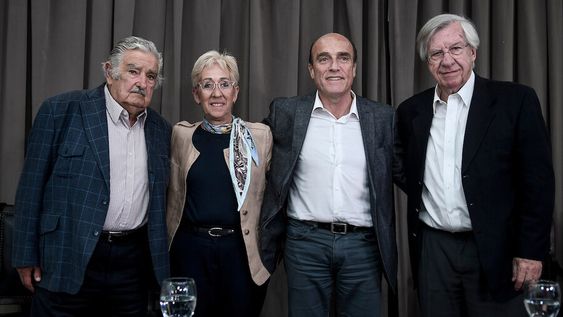 imagen de Martínez anunció que Mujica será ministro de Ganadería y Astori canciller si es presidente, tal como adelantó Búsqueda imagen de Martínez anunció que Mujica será ministro de Ganadería y Astori canciller si es presidente, tal como adelantó Búsqueda