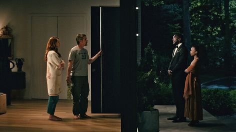 Búsqueda | Los Sandford y los Scott en una engañosa simetría. Foto: Netflix