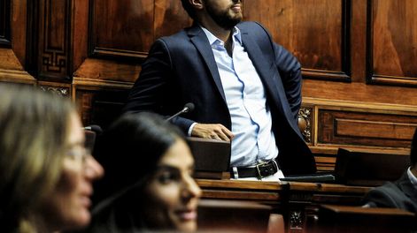 imagen de Tras sacar una “mochila” de su espalda, sector de Amado negocia cómo sumarse a la “nueva fuerza política” que impulsa Mieres