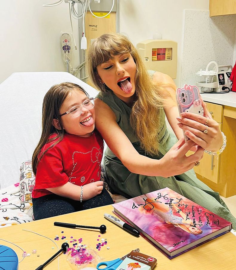 Taylor Swift hizo una visita sorpresa al Hospital de Ninos Joe DiMaggio en Florida