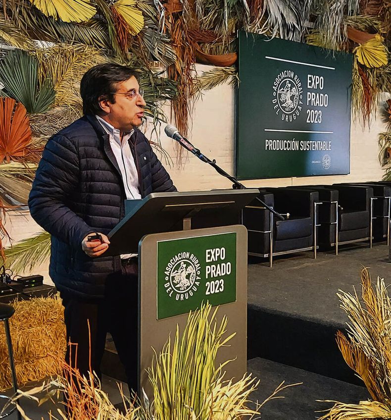 El economista Aldo Lema durante la conferencia sobre lechería en Expo Prado