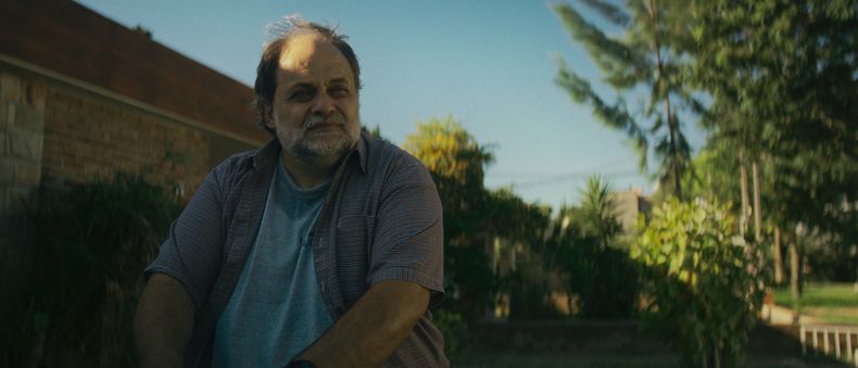 Néstor Guzzini en la película uruguaya Perros.