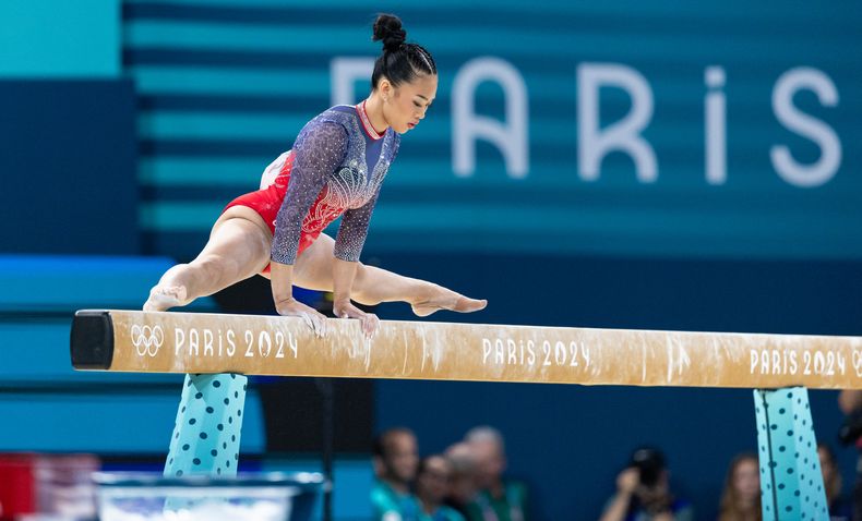 La estadounidense Sunisa Lee ganó la medalla de bronce en el all-around individual