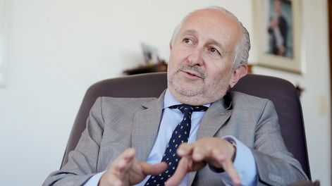 Búsqueda | Pablo da Silveira durante la entrevista con Búsqueda. Fotos: Javier Calvelo / adhocFOTOS