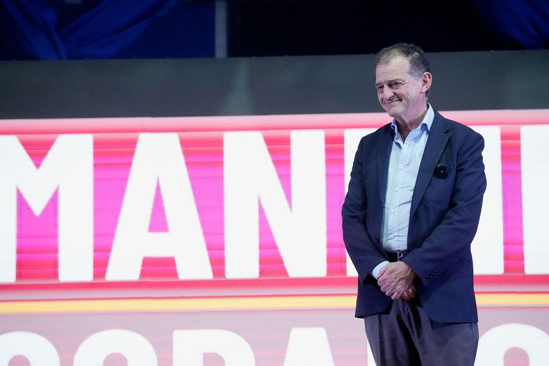 El líder de Cabildo Abierto, Guido Manini Ríos, en cierre de campaña de 2024  
