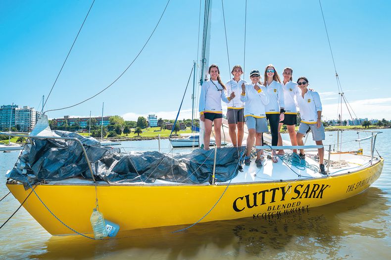 Carolina González, Victoria García, Mercedes Alzola, Florencia Trinidad, Paula Santos y Camila Ruiz, integrantes del equipo 100% femenino Cutty Sark