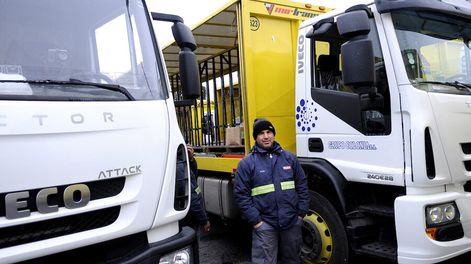 Reparto de bebidas en Montevideo. Foto: Javier Calvelo/ adhocFOTOS