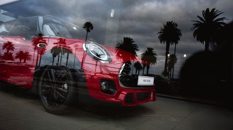 Una automotora céntrica. Foto: Ricardo Antúnez, adhocFOTOS