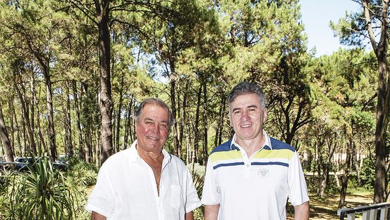 Presidente de la directiva de la Fundacion Pérez Scremini Gerardo Zambrano junto al director operativo del Club del Lago Golf de Punta del Este Gabriel Figueredo