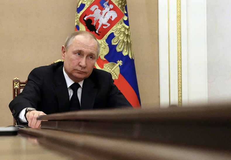 El presidente ruso, Vladímir Putin, preside una reunión con miembros del gobierno ruso en Moscú